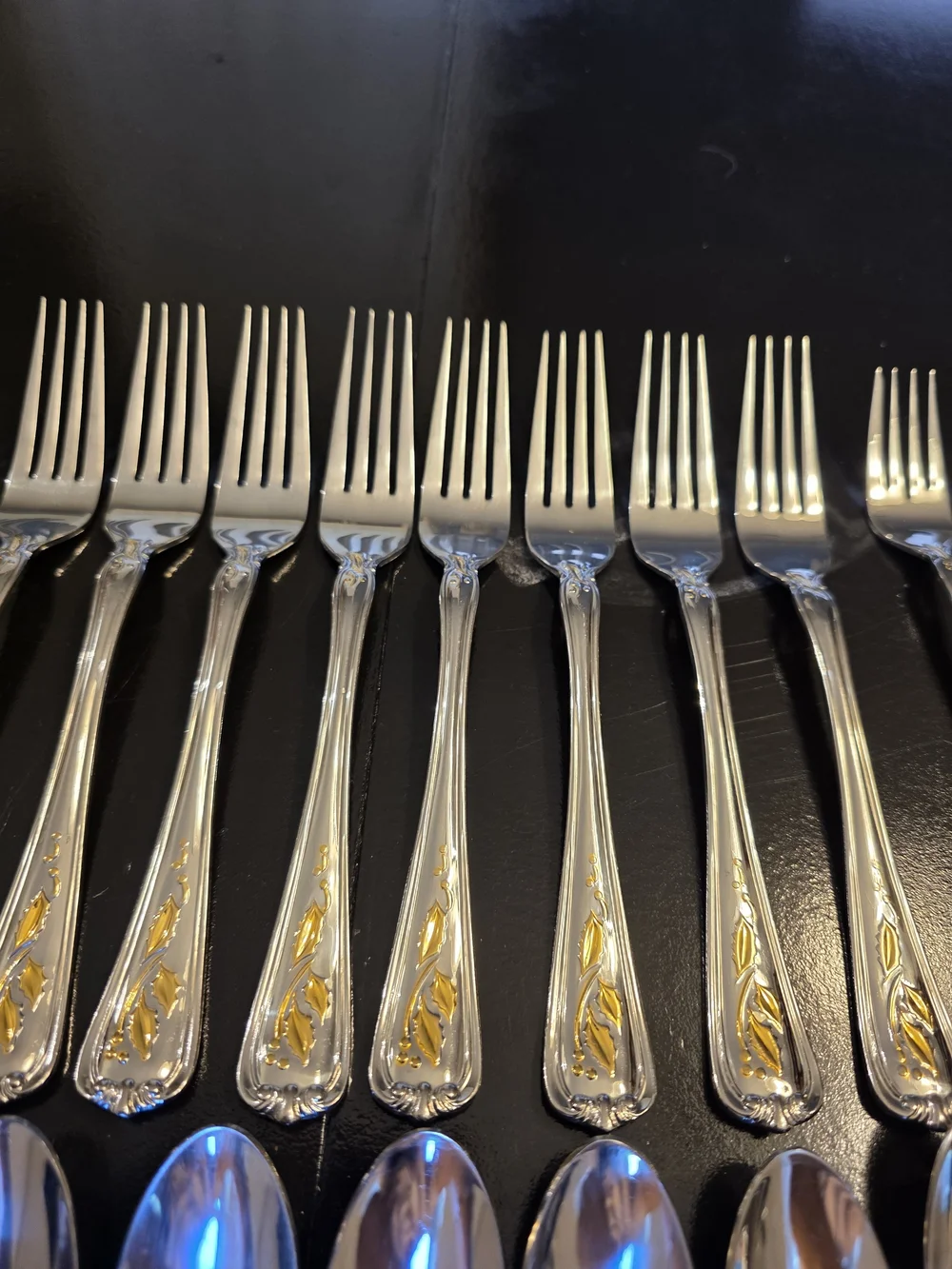 50 Piece Lenox Golden Holiday Stainless Flatware Setting For 9 Beautiful!!